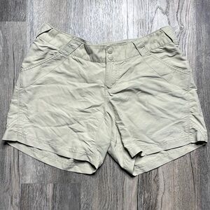 Columbia Women’s Khaki PFG Outdoor Shorts with OmniShade Technology, size medium